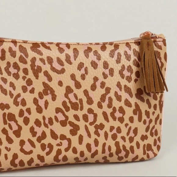 IPSY Leopard Print Cosmetic Clutch Bag - Picture 8 of 10